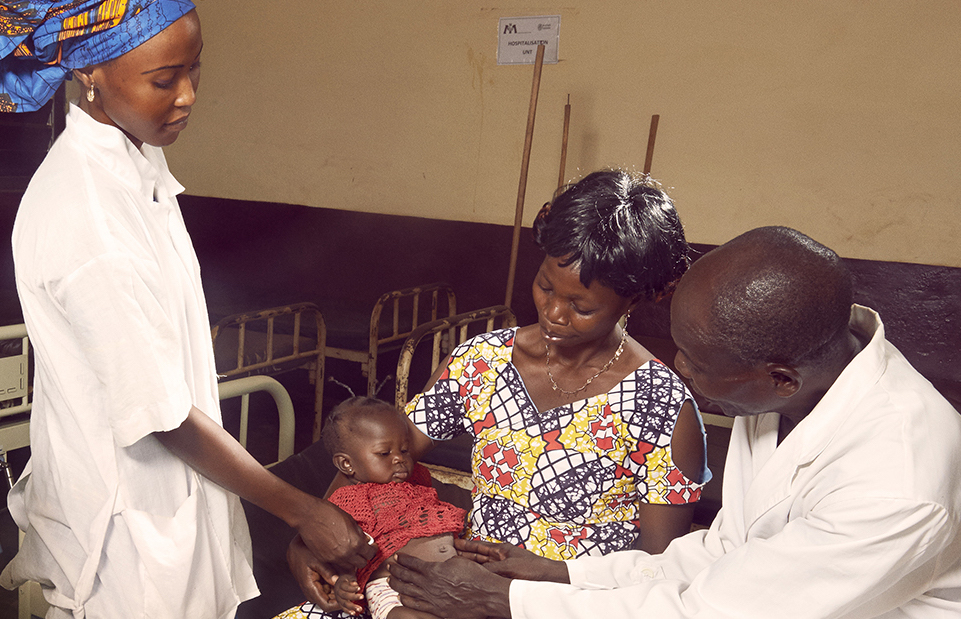 Infant health visit in Central African Republic ©World Bank/Stephan Gladieu